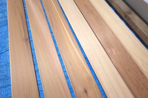 レッドシダー無垢パネリングの現場へ行ってきました