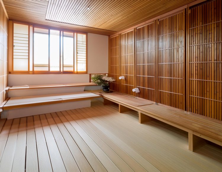 なぜスーパー銭湯の無垢フローリングは滑る？９つの対策と事例