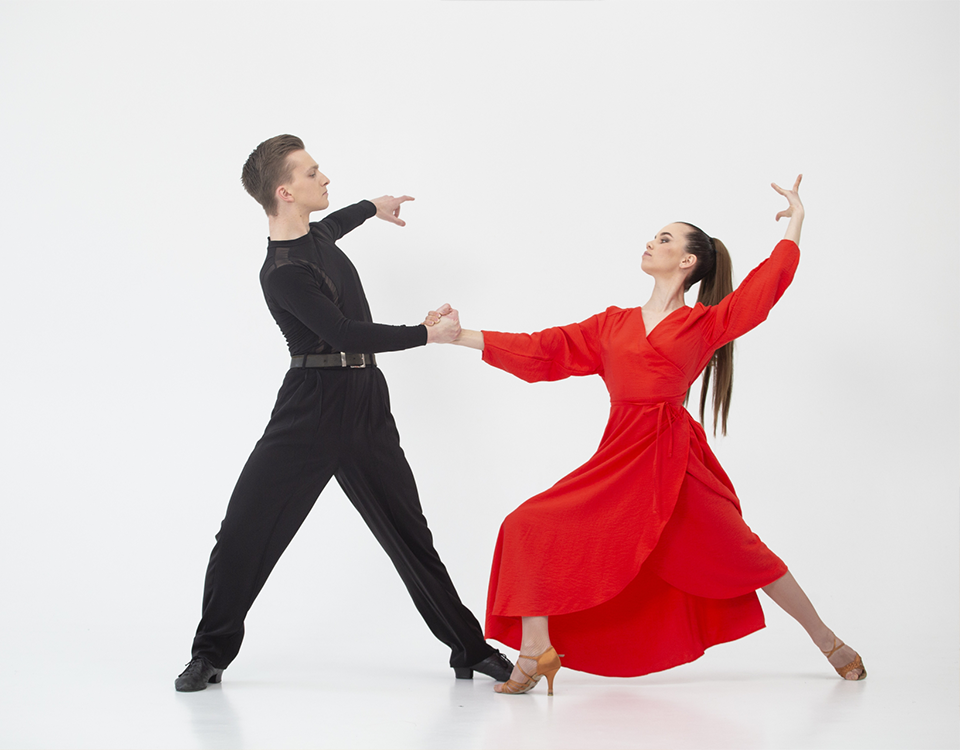 なぜダンススタジオのフロアは滑る？７つの対策と事例を紹介！