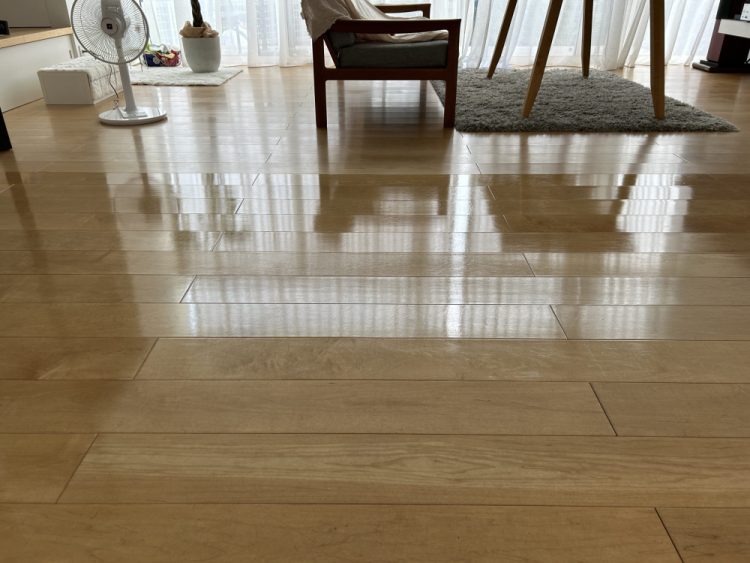 なぜ戸建の無垢フローリングは滑る？６つの対策と事例