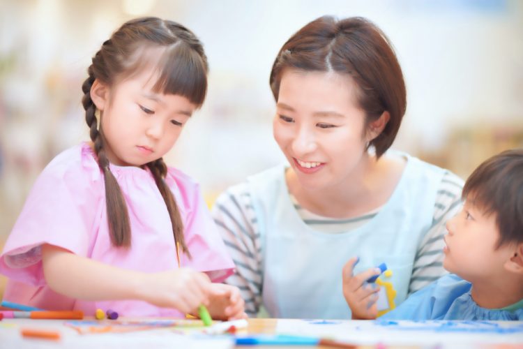 なぜ幼稚園の床材は滑る?効果的な3つの対策と事例