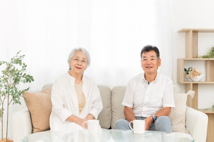 高齢者に優しい無垢床で安心生活！家庭内の事故を未然に防ぐには？