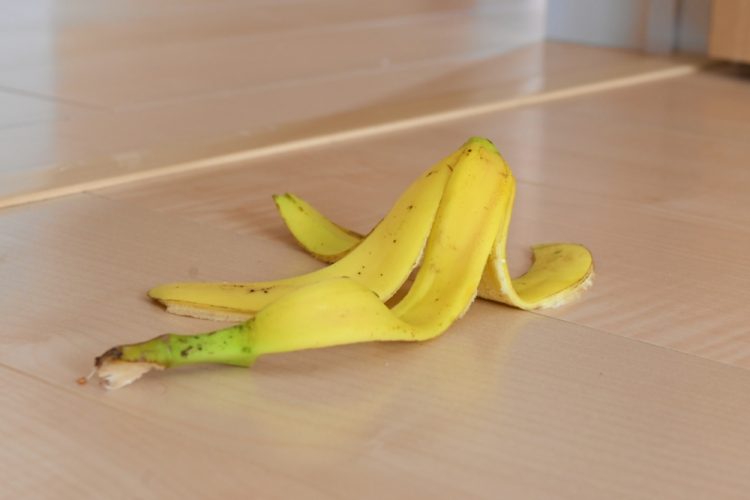 つるつる滑る無垢フローリングで困った時のおすすめ対策とは?