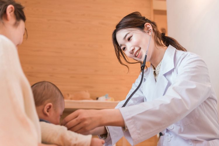 小児科病院の無垢フローリングが滑る?安全性を高める対策とおすすめ