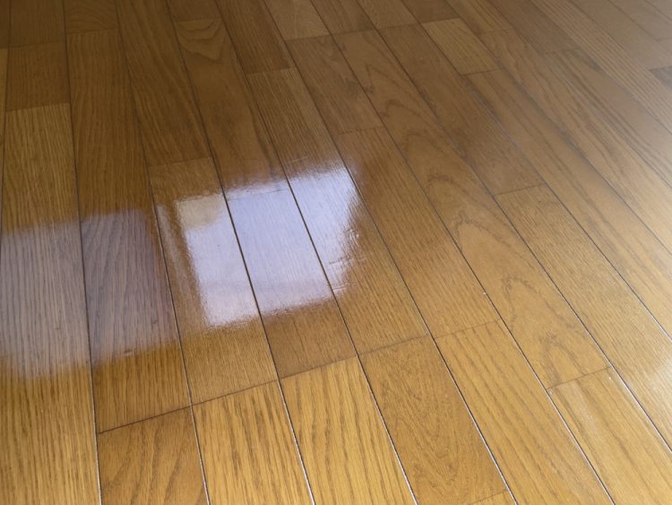 無垢床にコーティングを施すべきか?最適な滑り止め対策を紹介!