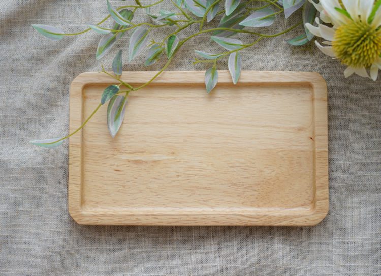 無垢のトレーを滑らなくする3つの方法とは?