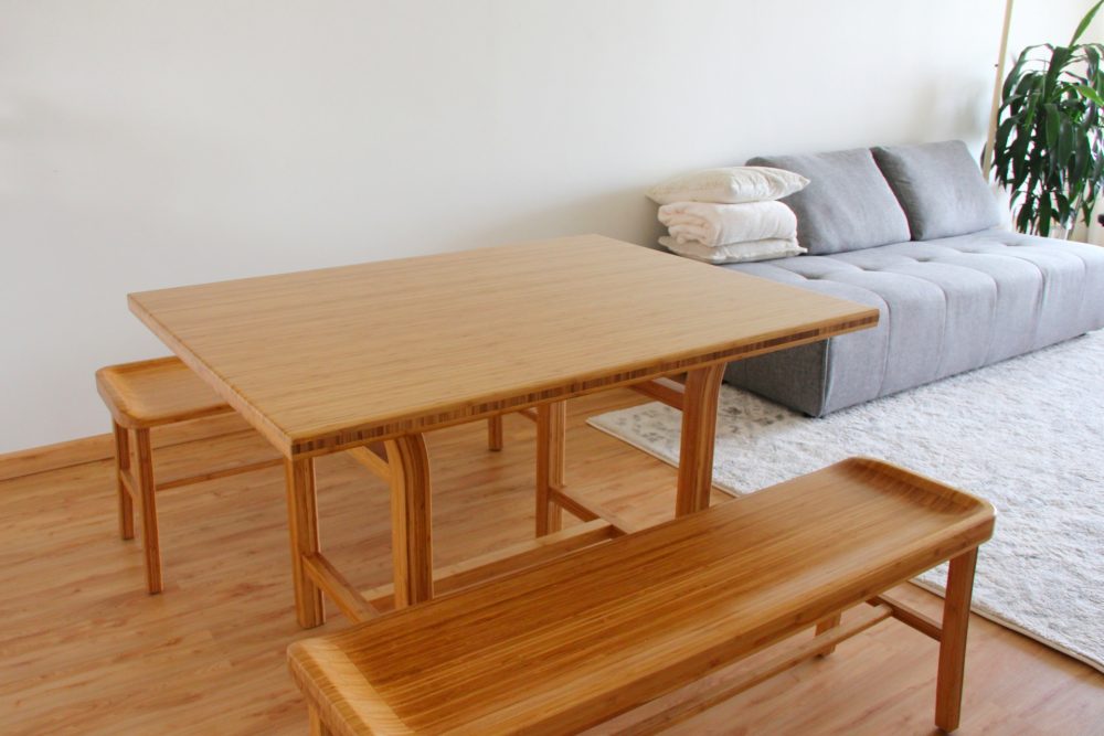 【無垢床】滑り止めオイル塗装後、テーブル椅子の傷に注意！